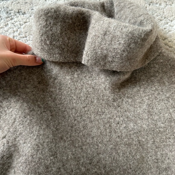 Aritizia wool babaton cowl neck sweater size xxs - Picture 3 of 5